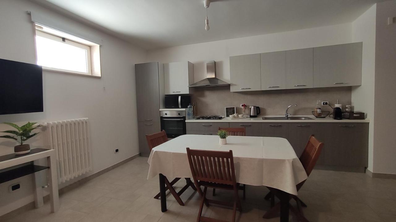 Seagull Apartments - Front And Sea View & Airport 바리 외부 사진