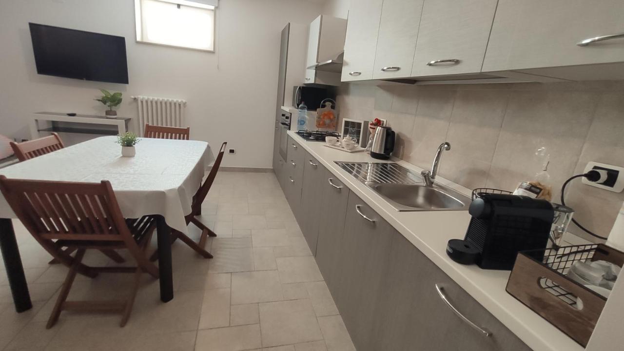 Seagull Apartments - Front And Sea View & Airport 바리 외부 사진