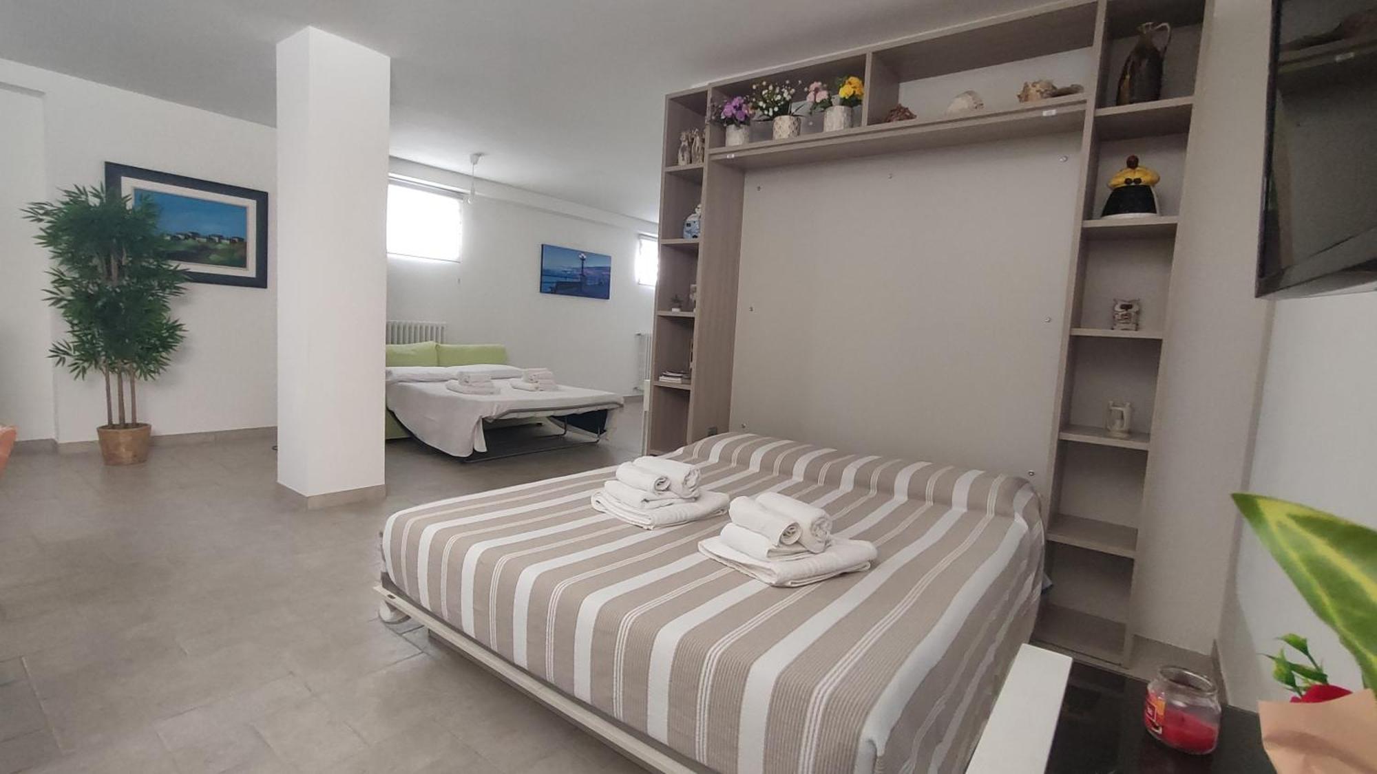 Seagull Apartments - Front And Sea View & Airport 바리 외부 사진