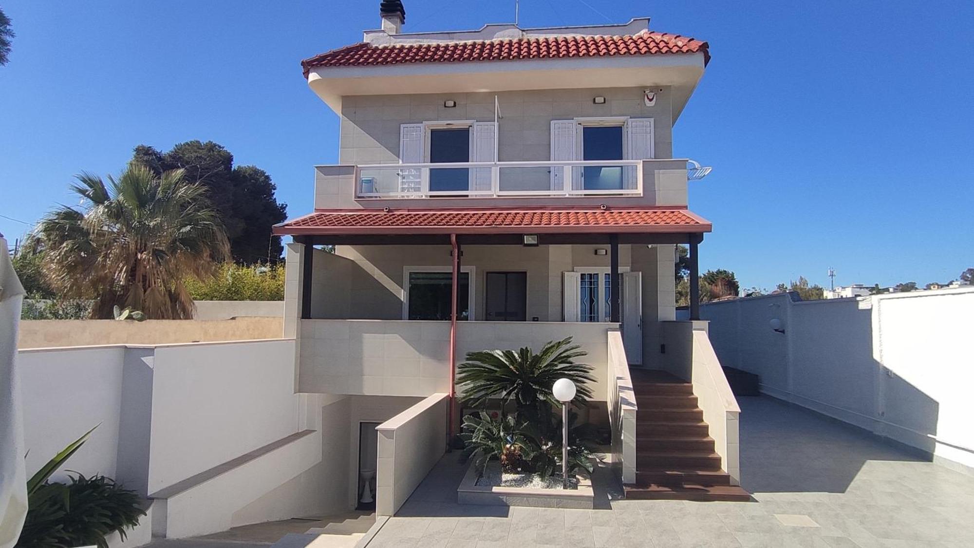 Seagull Apartments - Front And Sea View & Airport 바리 외부 사진