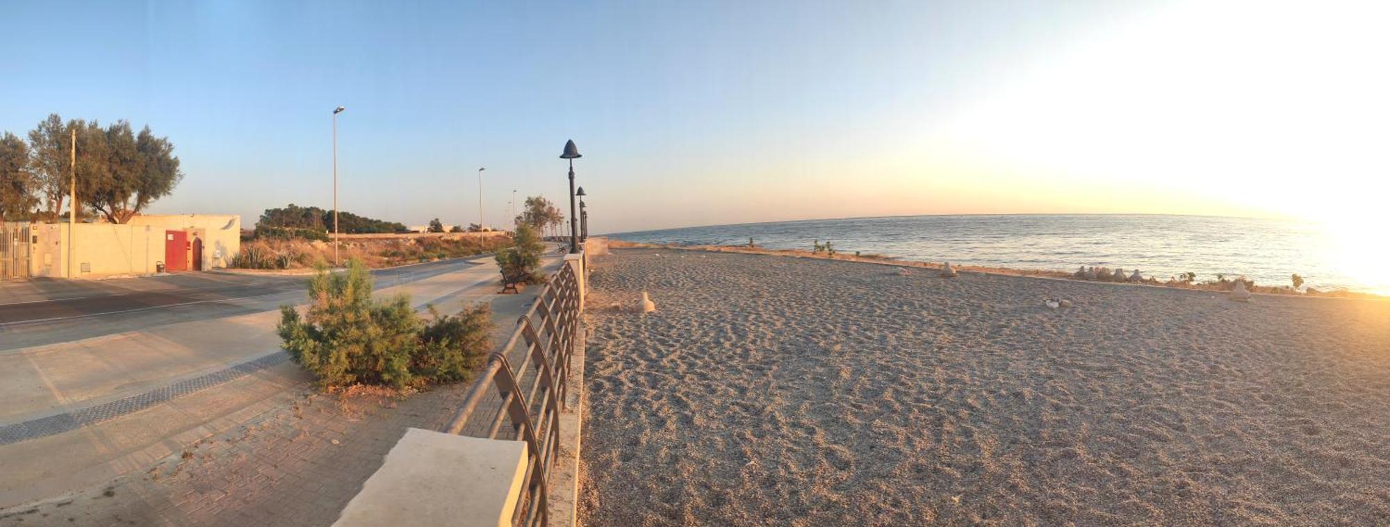 Seagull Apartments - Front And Sea View & Airport 바리 외부 사진