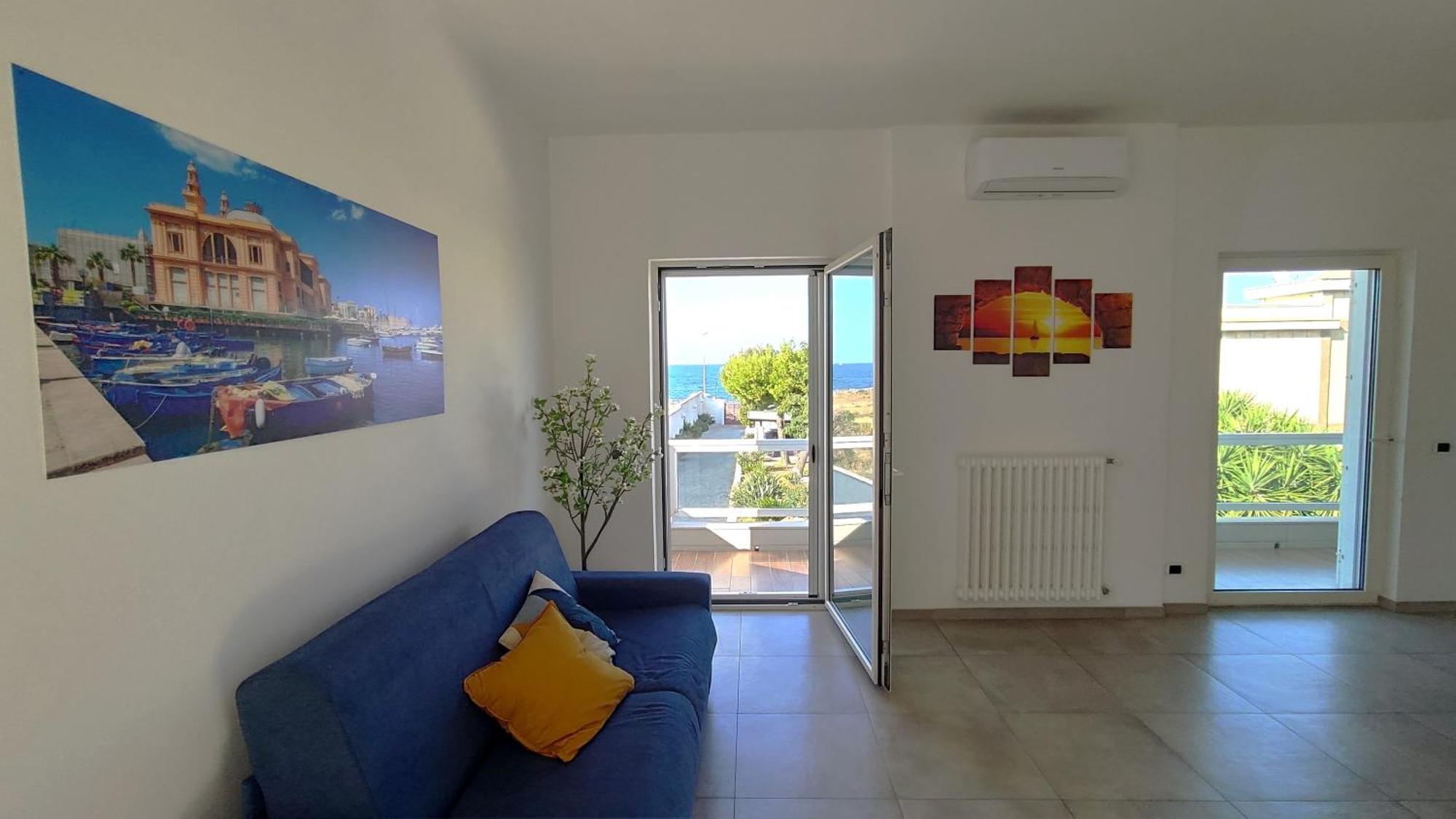 Seagull Apartments - Front And Sea View & Airport 바리 외부 사진
