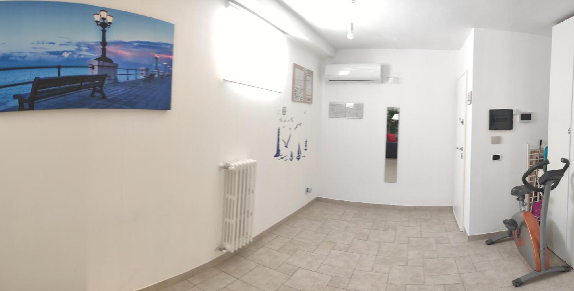 Seagull Apartments - Front And Sea View & Airport 바리 외부 사진
